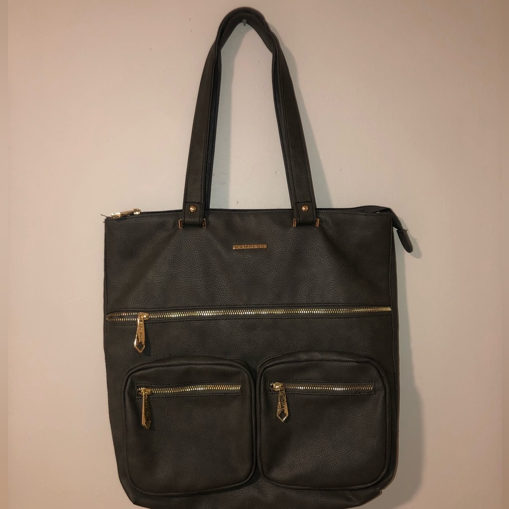 Grey shoulder bag,